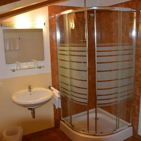 Gaestehaus Woell ألباخ