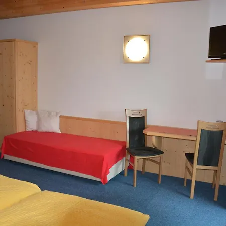 Gaestehaus Woell 3* ألباخ